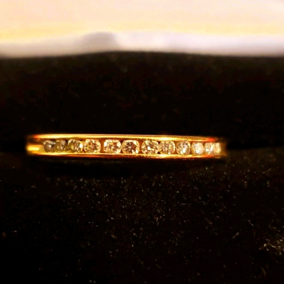Gold Wedding Band / Anniversary Band Ring - Picture 2 of 4